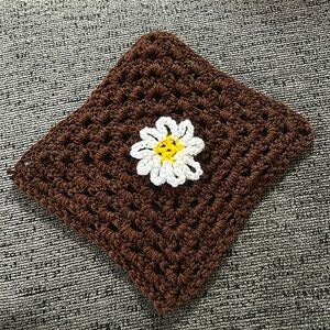 Crochet Daisy Wall Hanging